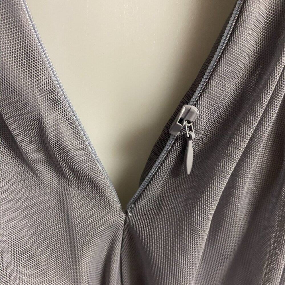 Adrianna Papell Gray Beaded Sleeveless Formal Gown Size 2 - Picture 3 of 4